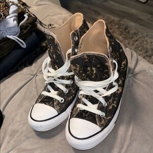 Converse High-Top Sneakers Black and Tan